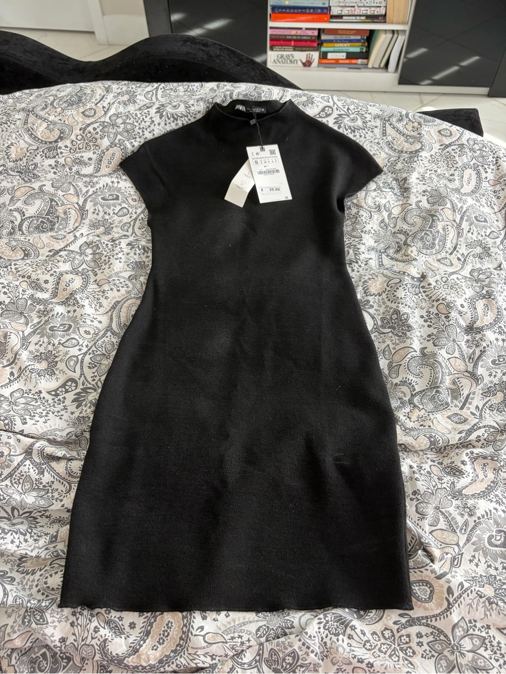 Zara Black Short-Sleeve Knit Mini Dress